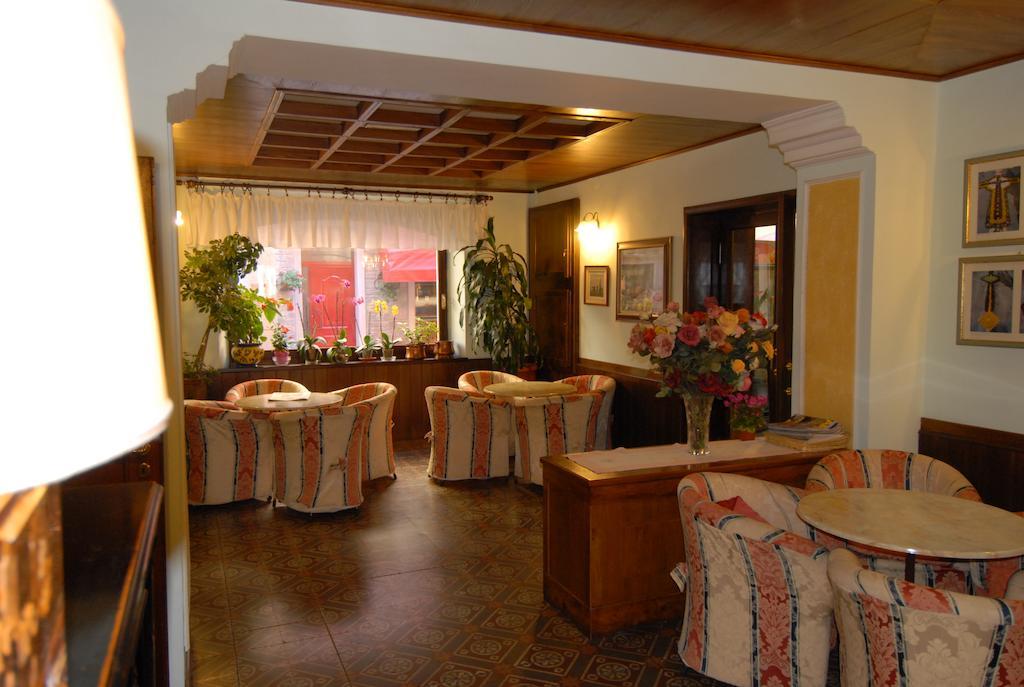 Albergo Ristorante Galli Pievepelago Exterior foto